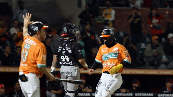 LMP: Los Naranjeros vencen a los Venados 8-2 y pegan primero en la final del Pacífico
