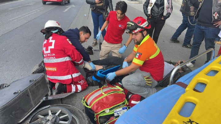 Hombre choca y derrapa su moto en Boulevard Antonio L Rodríguez