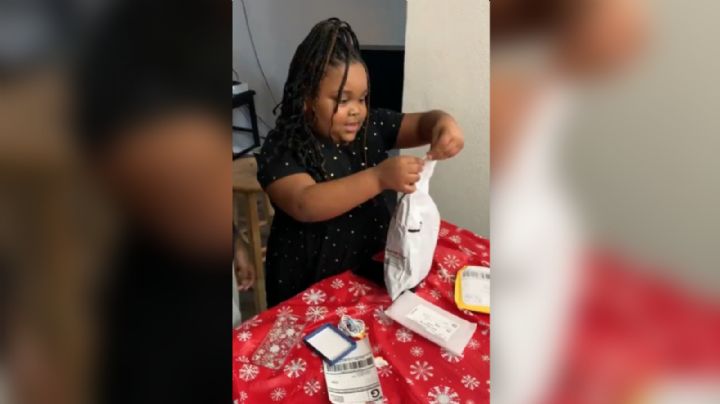 Critican a padres por regalar un té para bajar de peso a su hija en Navidad