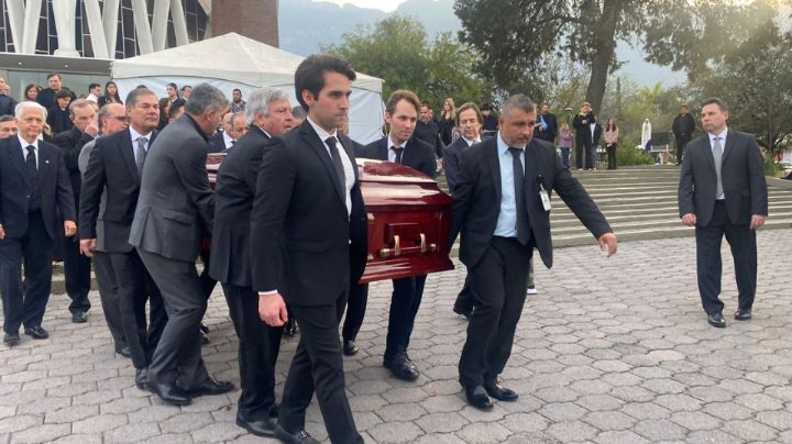 Celebran misa en honor al empresario Carlos Bremer
