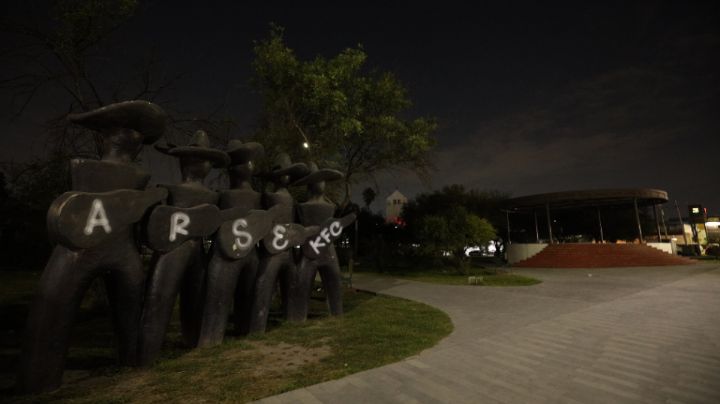En la oscuridad y el olvido, así luce la Plaza del Mariachi a 9 años de su construcción