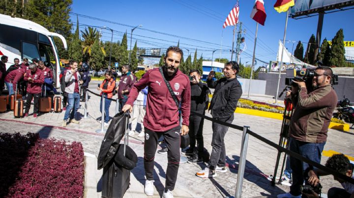 Valencia aterriza en México para enfrentar a la Selección Mexicana