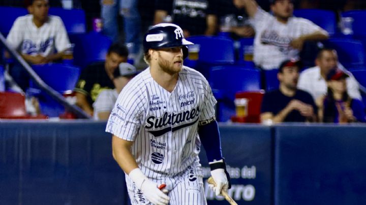 Vencen Águilas a Sultanes en el primer juego de la temporada en el Palacio Sultán