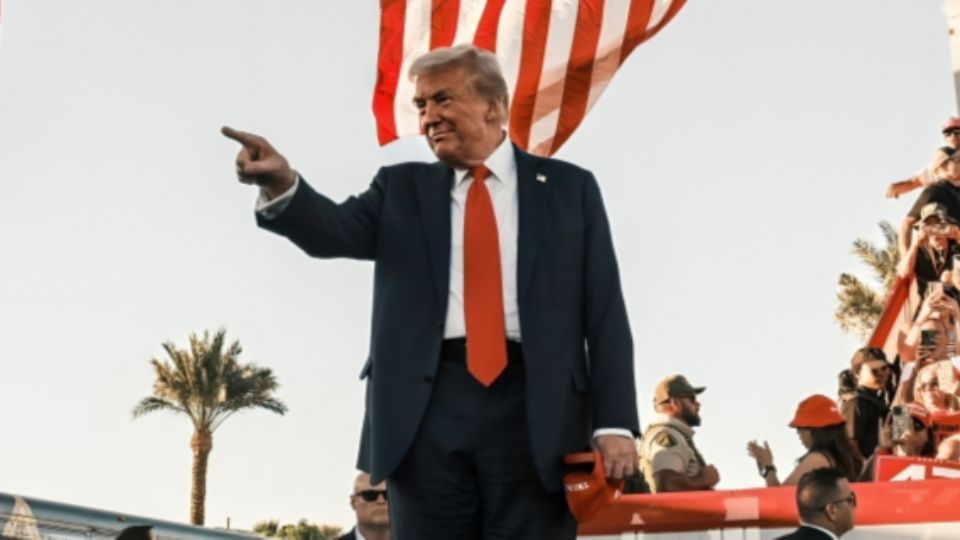 Donald Trump durante su mitin en Coachella Valley, California.