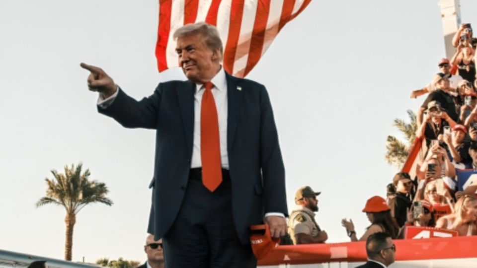 Donald Trump durante su mitin en Coachella Valley, California.