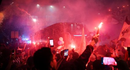 Rayados llega al Clásico Regio entre banderas, cánticos y pirotecnia