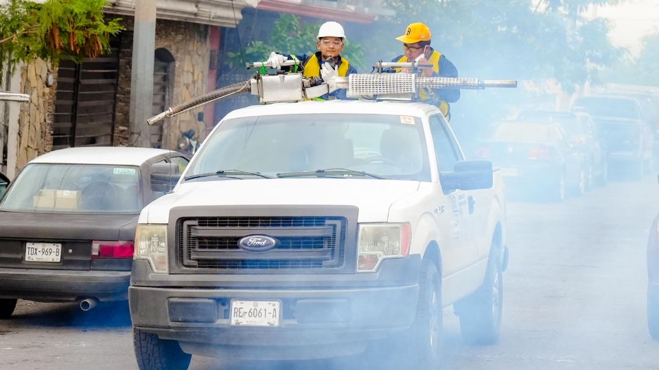 Vehículo fumigador en Santa Catarina