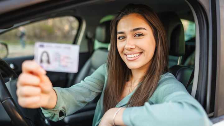 ¿Cuánto cuesta tramitar la licencia de conducir por primera vez en Monterrey?