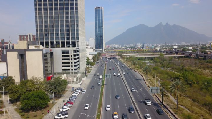 Cerrarán carriles laterales de Constitución por obras de Agua y Drenaje; ¿cuándo?