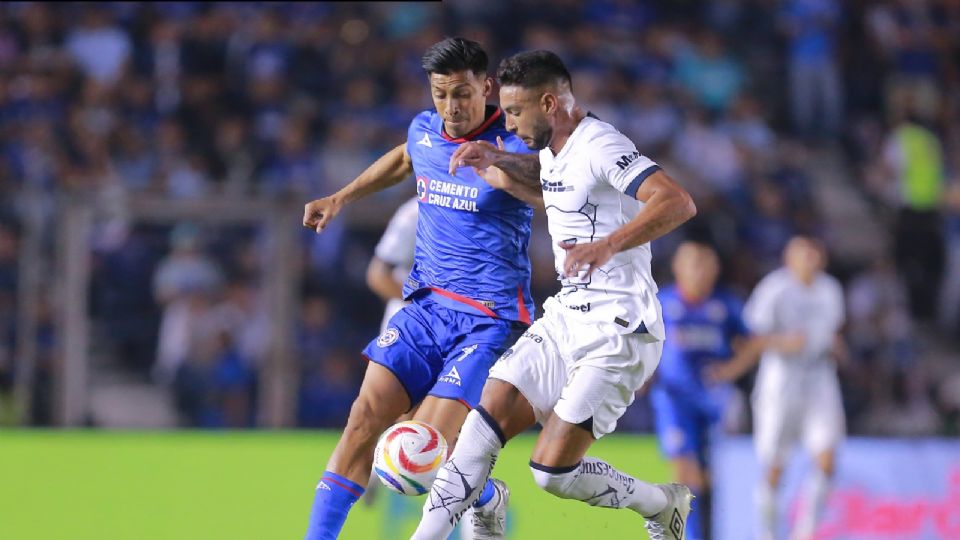 Pumas y cruz Azul se enfrentan en la Jornada 14.