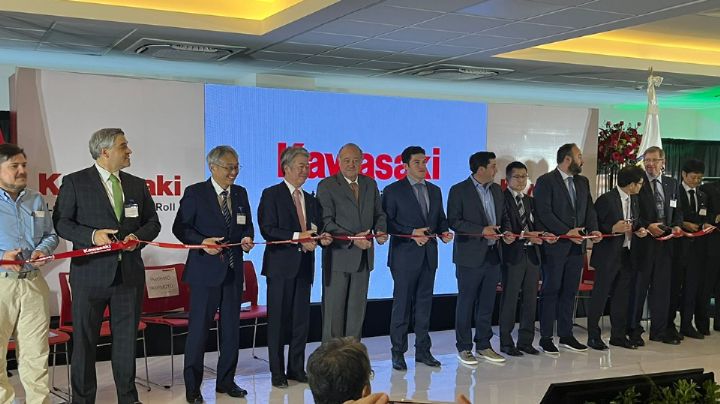 Estado inaugura planta de motos Kawasaki en Salinas Victoria