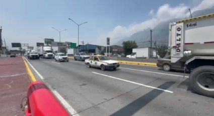 Reabren carriles en puente La Fama en Santa Catarina