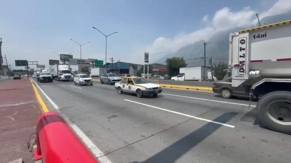 Vehículos circulan por carriles anteriormente restringidos