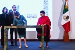 Claudia Sheinbaum firma decretos; Pemex y CFE vuelven a ser empresas públicas