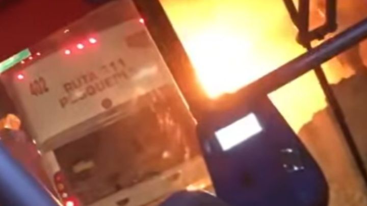 Se incendia camión de la Ruta 611, cerca del parque industrial Stiva en Apodaca