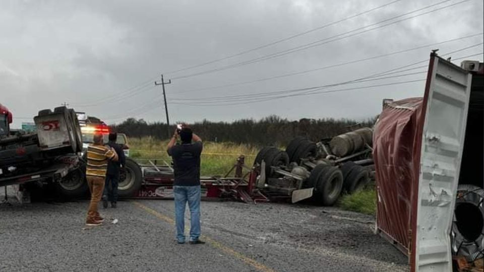 Accidente vial en la carretera Monterrey-Ciudad Victoria | Facebook / Jesus Maldonado