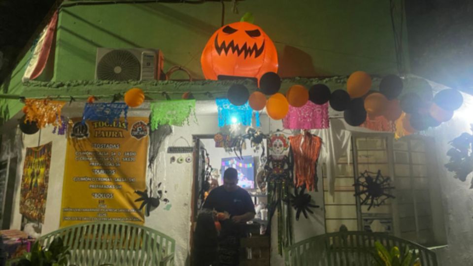 Casa decorada en esta noche de Halloween.