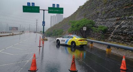 Aplican cierres viales; por intensas lluvias en Monterrey