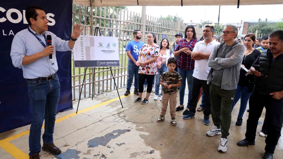 Daniel Carrillo en el inicio a la tercera temporada de “Arboleando San Nicolás”.