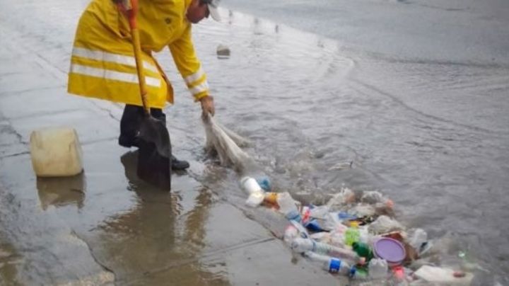 Monterrey retira 21.3 toneladas de basura en operativo contra inundaciones