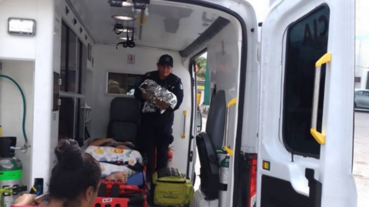 Policías ayudan a adolescente en labor de parto en Valle Soleado, Guadalupe