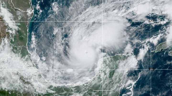Yucatán suspende clases, transporte y trabajos ante llegada de huracán Milton