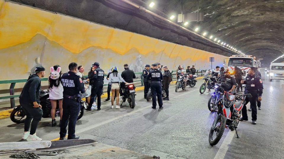 Policía de San Pedro asegura motos en el Túnel de la Loma Larga