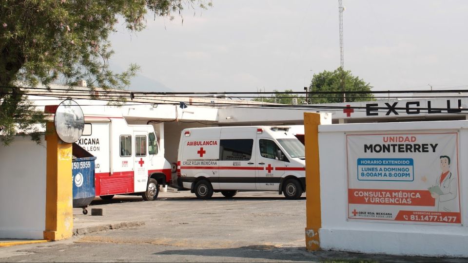 Monterrey se compromete a adquirir más ambulancias