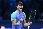 Alcaraz vence a Rublev y se mantiene con vida en las ATP Finals