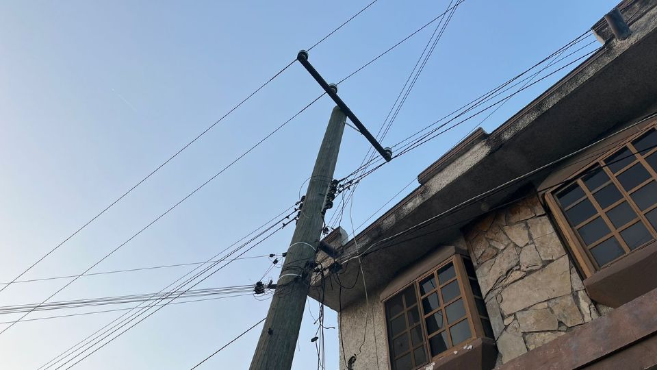 Poste a punto de caer en Guadalupe