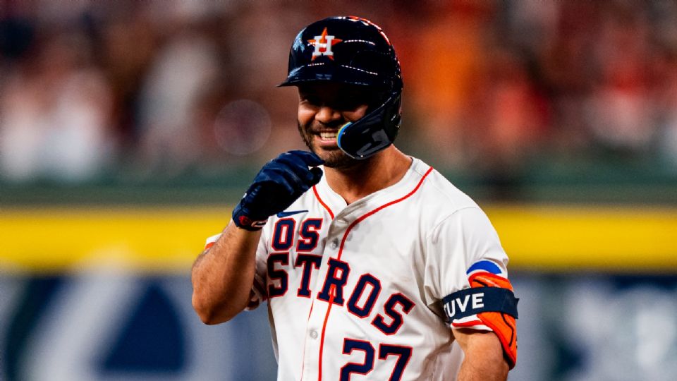 José Altuve encabeza la lista de latinos galardonados con el Bate de Plata.