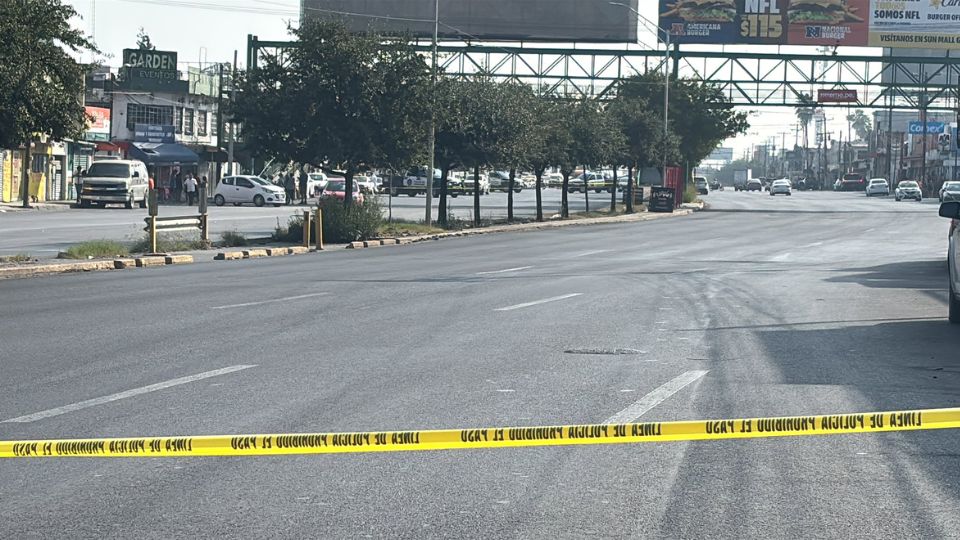 Cierre de circulación en avenida Pablo Livas | Facebook / Comunidad Azteca