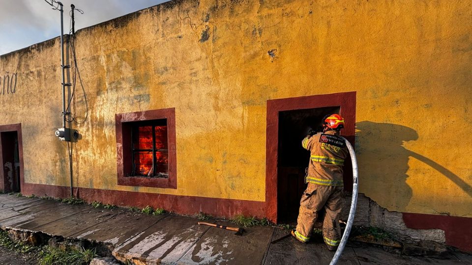 Incendio de tarimera en Pesquería | Facebook / Protección Civil de Nuevo León