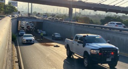 Cierran carril en Antonio L. Rodríguez por derrame de diésel