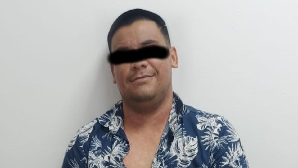 Hombre detenido en Escobedo por fumar pipa