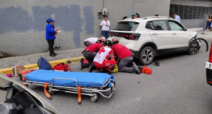 Choque deja 2 personas lesionadas en el centro de Monterrey