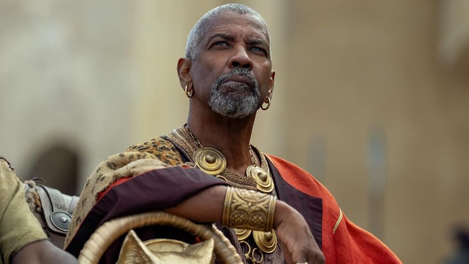 En en filme, Washington interpreta a Macrinus, un ex esclavo que conspira para controlar Roma.