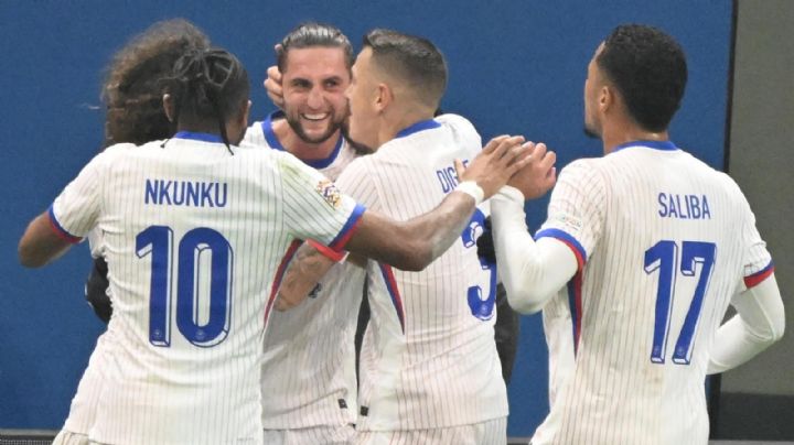 Francia recupera confianza y asegura el primer lugar del grupo tras vencer a Italia