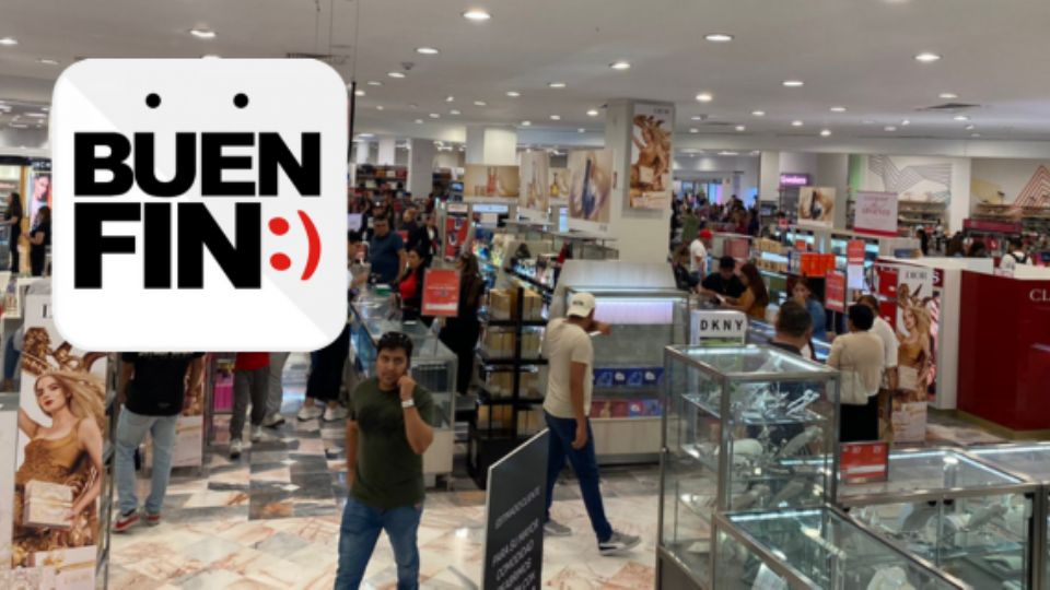 Compradores en tienda departamental durante el Buen Fin 2024 en Monterrey.