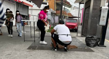 Video: Exhiben a taqueros de Monterrey por usar barbacoa que se les cayó al suelo