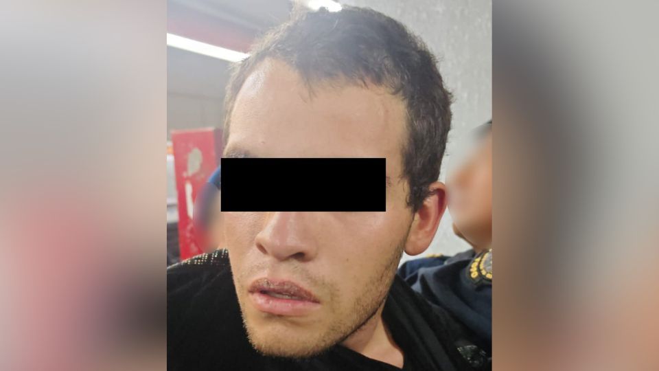 Hombre detenido en el Metro de la CDMX por acuchillamiento