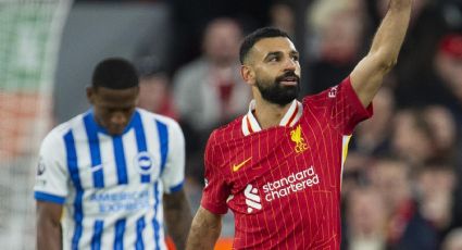 Salah salva al Liverpool y los pone como líderes de la Premier