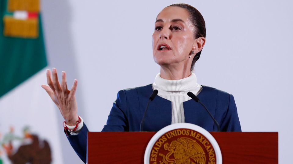 Claudia Sheinbaum, habla durante su conferencia de prensa en el Palacio Nacional de la Ciudad de México | EFE/ Mario Guzmán