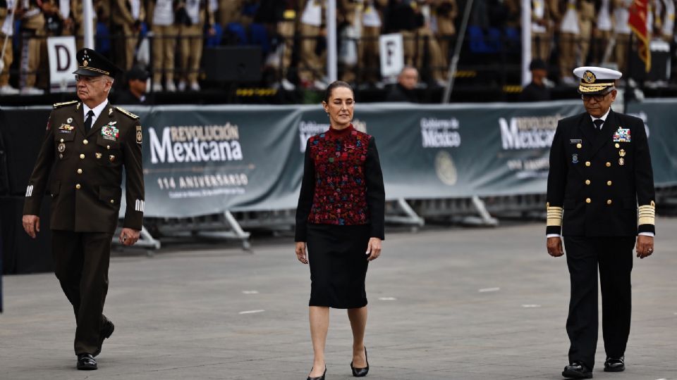 Sheinbaum enaltece a la Fuerza Armadas por  apoyar en la infraestructura del país.