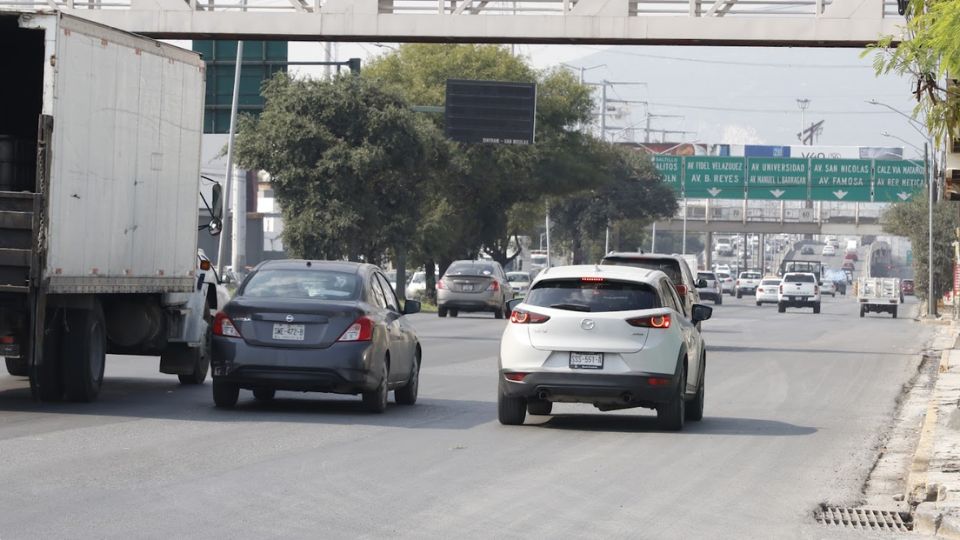 Ausencia de carriles en avenida Nogalar en San Nicolás