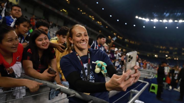 Tajonar manda callar a Tigres atajando 4 penales en la Final Regia Femenil