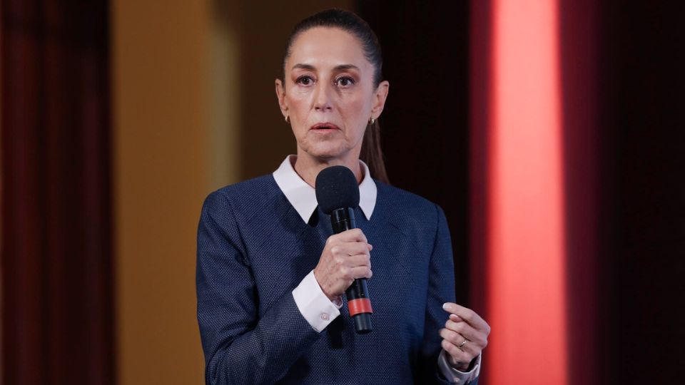 Claudia Sheinbaum, participa este martes durante una conferencia de prensa en Palacio Nacional | EFE/ Isaac Esquivel
