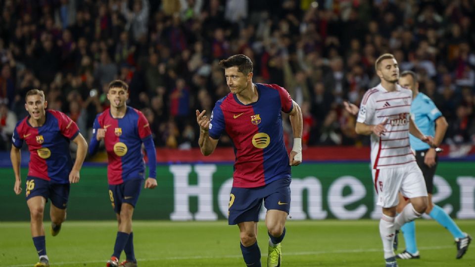 El delantero polaco del Barcelona se convierte en el tercer jugador en superar la barrera de los 100 goles en la Champions League.