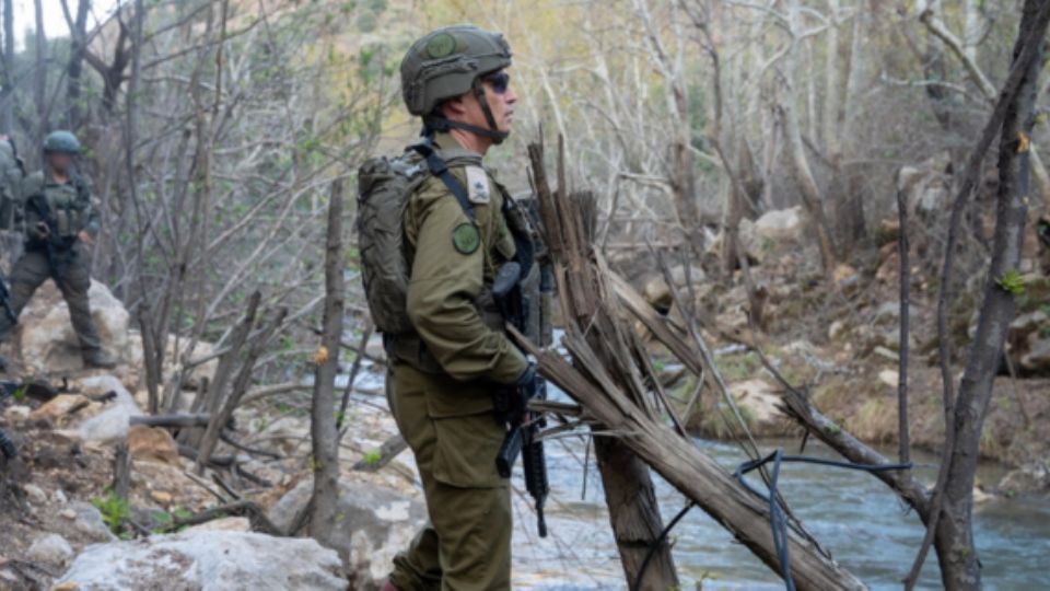 Operaciones del Ejército Israelí 30 kilómetros adentro del territorio libanés.