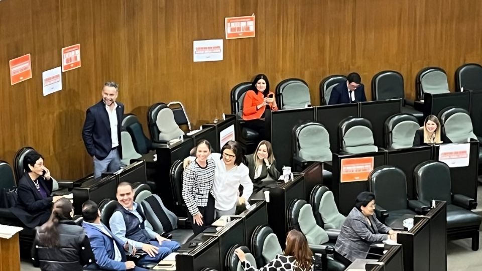 Diputados tras la votación de la solicitud hecha por los alcaldes.